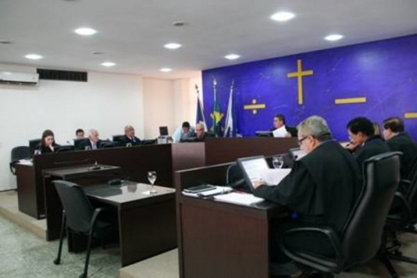 Derrama: conselheiros do TCE receberam de janeiro a março salário de R$ 62,2 mil, diz O Globo deste 21 de abril. No Estado, 28,7% da população está na pobreza e 4,9% na extrema pobreza vivendo com o e