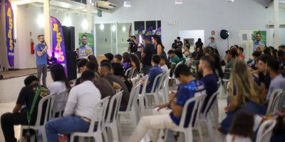 Mantoan e os universitários