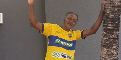 Klaus Weslei faz revival hoje na Orla de Porto.Uma ressurgência gostosa decorridos 50 anos