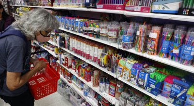 Preço de material escolar pode variar até 276% nas papelarias de SP