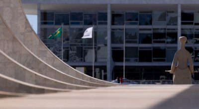 Moraes manda prender Filipe Martins, ex-assessor de Bolsonaro