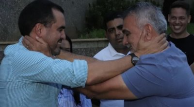 Portais informam que Amélio vai decidir seu futuro até quarta!!! Decidir o quê e  por quê quarta? Na quarta é o evento do PSD de Laurez!! De Dorinha é na sexta!! E janela acaba dia 3 de abril!!! Republicanos e sua catarse eleitoral