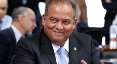 Vice-presidente do Senado, Eduardo Gomes reage a fala de deputado do Amazonas e defende legitimidade de vereadores de cidades de até 30 mil habitantes no paí