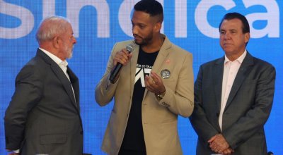 Lula pede mobilização a centrais sindicais para fim da escala 6x1