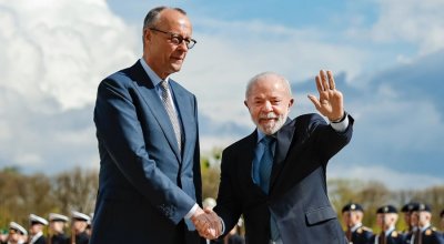 Lula chega à Alemanha para assinar parcerias comerciais e de inovação