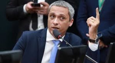 Deputado Gustavo Gayer vira réu no STF por injúria contra Lula