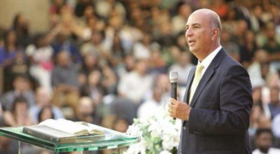 Anunciado possível apoio de Amarildo Martins a Carlos Gaguim ao Senado é mais devolutivo que resolutivo no conflito do ex-deputado e líder da Madureira entre a resiliência paternal ou partidária e a igreja