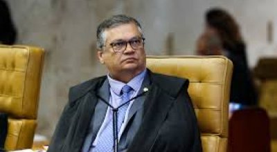Dino pede que Câmara explique viagem de Mário Frias ao exterior