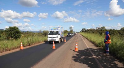 Governo do Tocantins intensifica melhorias na TO-010 para garantir tráfego seguro após interdição da ponte entre Pedro Afonso e Tupirama pelo Dnit
