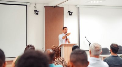 Vicentinho garante entrega de máquinas a prefeituras do Estado; investimento é de R$ 1,3 milhão