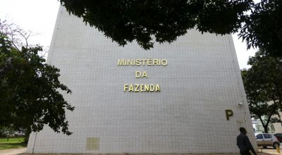 Projeção oficial de inflação sobe para 5,1%, com estouro da meta