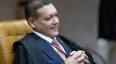 Falso dilema colocado: Nunes Marques seria o camareiro de Flávio e carcereiro de Bolsonaro; a Moraes sobrariam as batatas