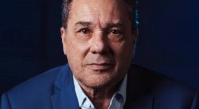Luxemburgo diz que não precisa de dinheiro nem de popularidade!! Um dos técnicos mais bem pagos do planeta, num mercado de  milhões de cifrões, Luxa declarou ter segurado só a merreca de R$ 3,1 milhões. Não tranquiliza nem o eleitor nem a Receita Federal
