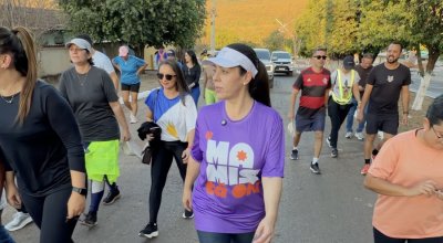  Cinthia Ribeiro percorre 24 quilômetros a pé em romaria ao Senhor do Bonfim