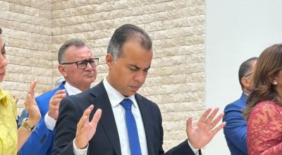 Filipe Martins participa de culto em ação de graças pelo aniversário do pastor Amarildo Martins