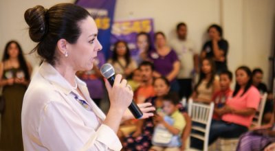 Cinthia Ribeiro reúne profissionais da educação e defende mais mulheres nos espaços de decisão