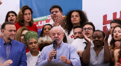 Lula cobra Flávio Bolsonaro sobre apoio ao fim da escala 6x1