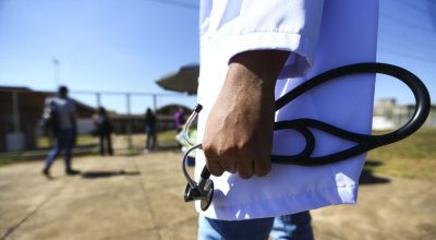 Congresso aprova exame obrigatório para exercício da medicina