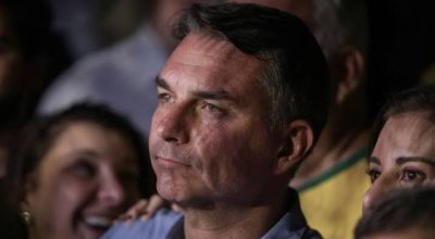 Em sabatina, Flávio não explica propostas e faz acusações sem provas
