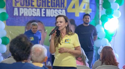 Em Porto Nacional, histórias de vida se transformam em compromissos de Dorinha com a população