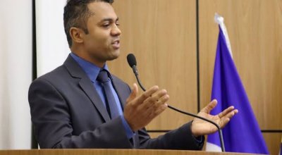 Jantar na noite de ontem com a presença do governador eleito consolida Moisemar Marinho como candidato de Vicentinho à presidência do Legislativo. Grupo diz já ter 18 dos 24 votos dos deputados