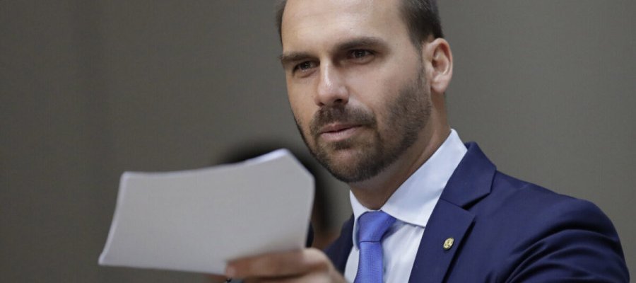 PF determina retorno imediato de Eduardo Bolsonaro a cargo de escrivão