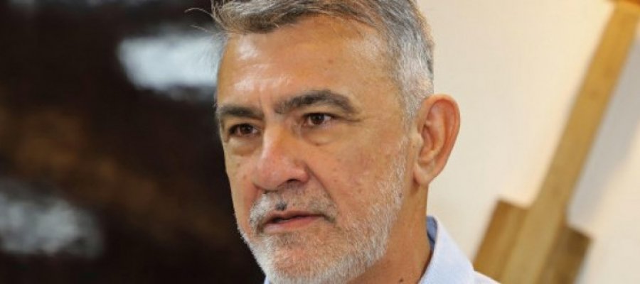 Arrasto de Amélio no chapão UB/PL pode se encaixar nas coisas que ainda não são, mas que tem potência de ser. Eleitoralmente, PL e UB não dão um Republicanos.  Por que  Amélio seria coadjuvante é a questão!!