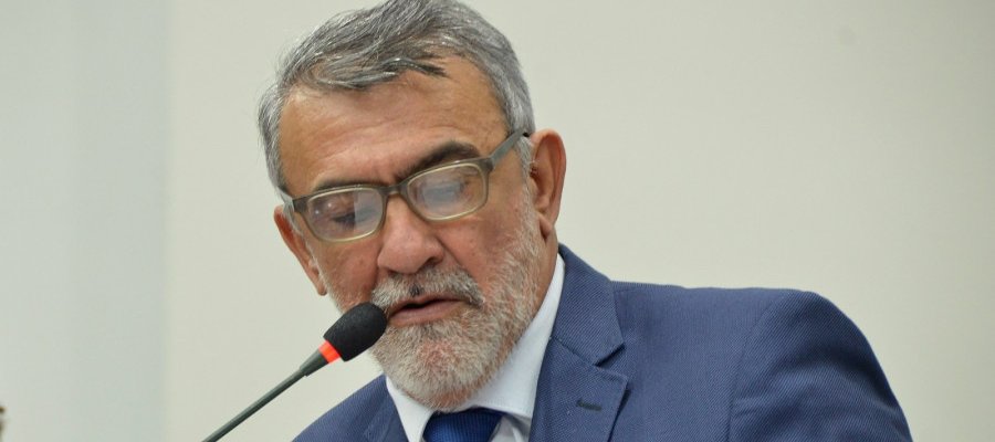 Amélio segue o script: quer comandar o Republicanos na disputa do governo. Ou busca uma saída para deixar a pré, ou prepara ambiente para Wanderlei sair ao Senado com ou sem Dorinha. O murismo, claro, favoreceria a Senadora