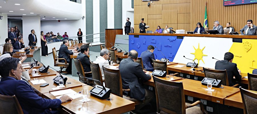 Deputados negam recursos do BNDES sob alegação de mais despesas, mas aumentam ilegalmente gastos com alteração de MP do governo, elevando indenizações e expandindo benefícios de efetivos a contratados. Se questão for judicializada, só Deus na causa