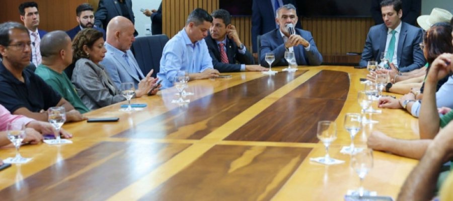 Amélio vira o jogo e sindicalistas saem de reunião defendendo a derrubada do veto do governador aos benefícios alijando da discussão a reedição de MPs
