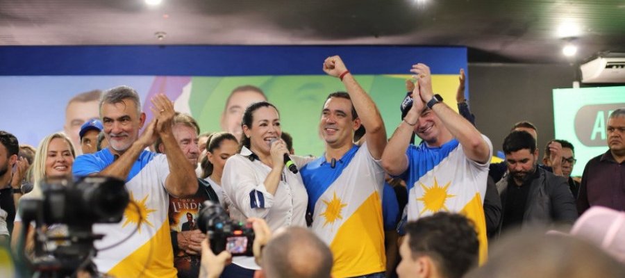 Adesão de Cínthia a projeto Vicentinho não traduz só alinhamento tucano mas uma onda que varre o Estado. Pode até ser circunstancial, mas que está aí, está!! Como Dorinha e Laurez lidarão com ela é que não se sabe!