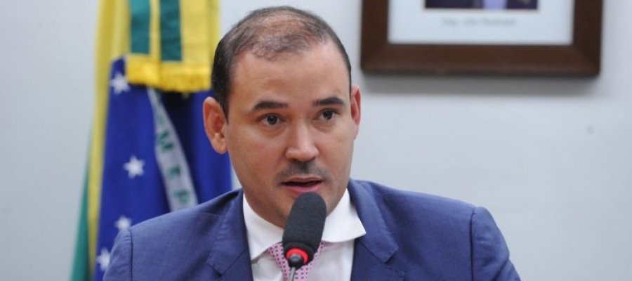 Vicentinho Jr tem gasto muito tempo dando explicações sobre atitudes. Passa da hora do pré-candidato do PSDB fazer uma DR com seus marqueteiros e princípios para não potencializar sua potência contra si mesmo!