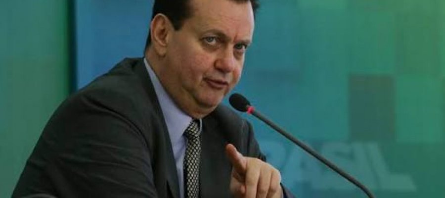 Declarações de Kassab ao Portal Folha do Girassol ofendem a inteligência alheia. Uma chapa de senadores só do PSD abocanharia os 80% do fundo eleitoral para Irajá e Ivanete! Qual candidato levaria mais não há dúvidas