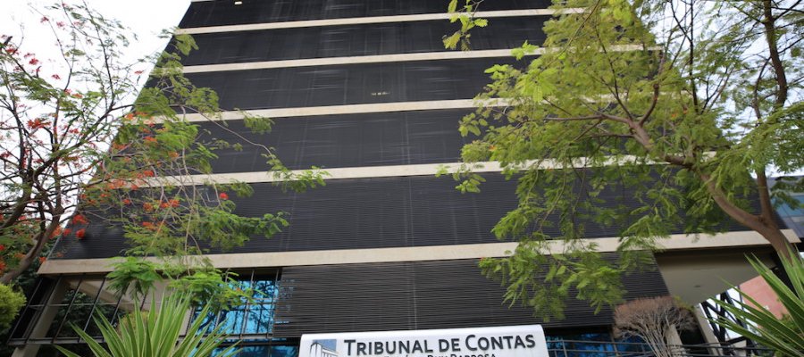 Presidente do TCE é autorizado  a fazer a sétima viagem internacional só este ano. Diárias do conselheiro em 2026 já somariam R$ 236 mil. Em  junho, teve rendimentos e indenizações de R$ 190 mil!! E o subsídio é apenas R$ 41 mil