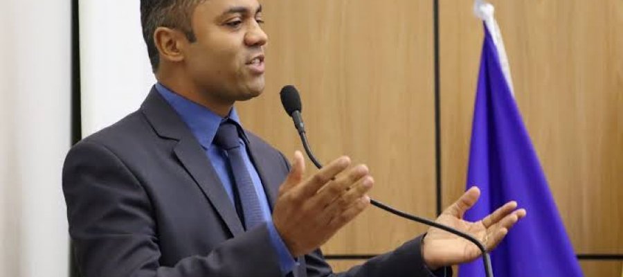 Jantar na noite de ontem com a presença do governador eleito consolida Moisemar Marinho como candidato de Vicentinho à presidência do Legislativo. Grupo diz já ter 18 dos 24 votos dos deputados